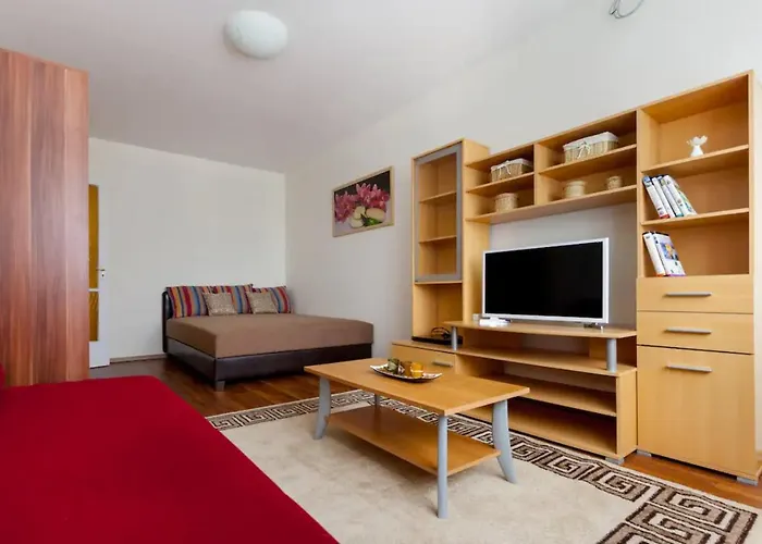 Margaret Apartment